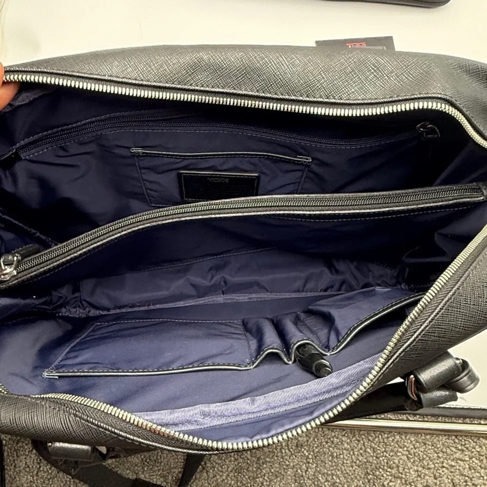 TUMI Villa Lucca City Business Tote 73124D2 Black Leather Laptop Bag T-Pass Keys
